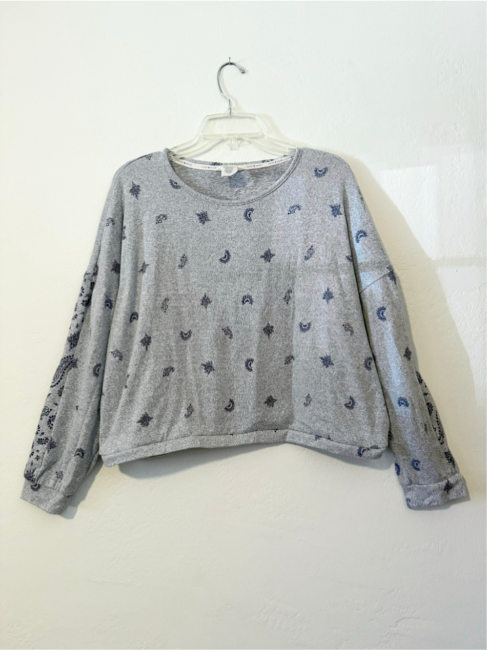 Women's Lucky Brand Sweatshirt Size M Grey Blue Celestial Paisley Print Size M